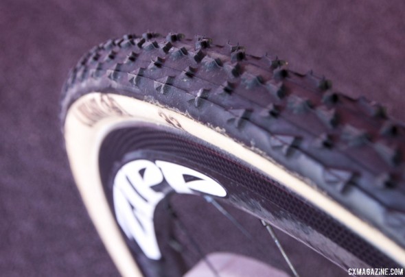 The Zipp 303 Firecrest disc brake wheelset does not have sanded brake tracks, negating rim brake use. © Cyclocross Magazine The Zipp 303 Firecrest disc brake wheelset does not have sanded brake tracks, negating rim brake use. © Cyclocross Magazine