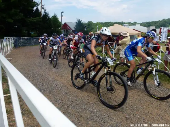 The women charging off the start line. © Cyclocross Magazine