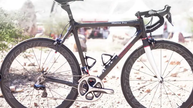 Calfee's new Manta Pro softtail suspension platform road bike, but a cyclocross version is coming soon. © Cyclocross Magazine