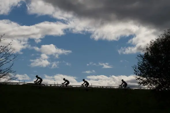 Elite men hit the course. © Todd Prekaski