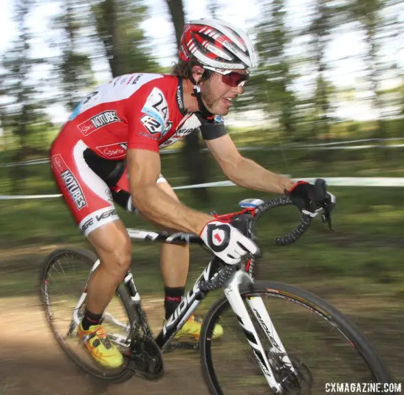 Jake Wells was the fourth American, racing tubeless to finish in 15th. © Cyclocross Magazine