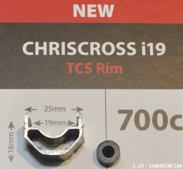 WTB ChrisCross tubeless cyclocross rim features a wide bench and small raised lip to prevent burps. © Clifford Lee / Cyclocross Magazine