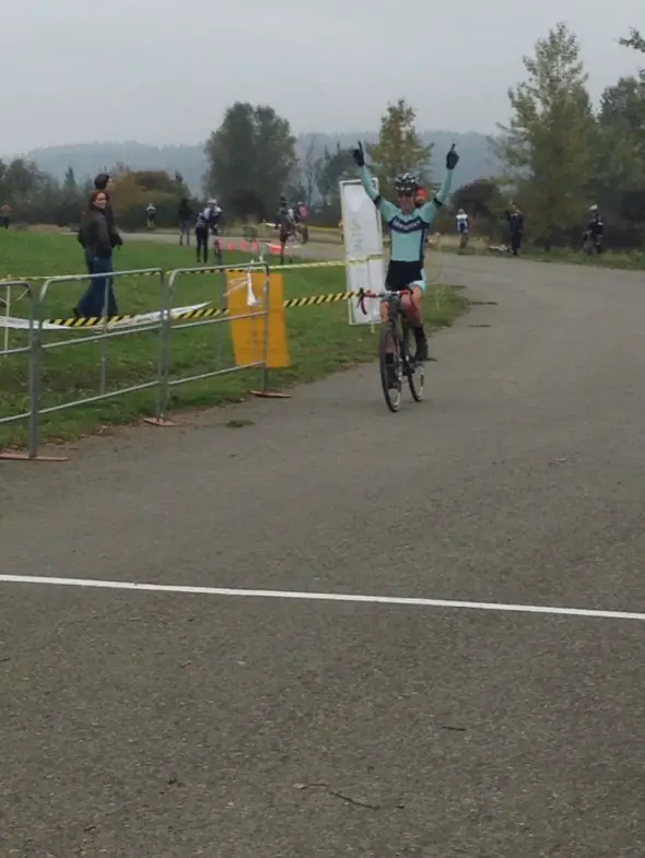 Jessica Cutler (Bikesport NW/Jamis) celebrates her victory at MFG Cyclocross. © Robert Grunau