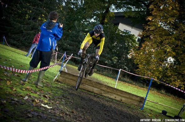 Up and Over at Scottish CX in Callendar Park. © Anthony Robson