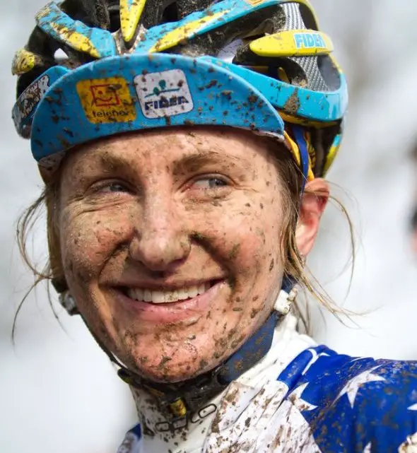 Amy Dombroski had a smile for everyone. © Nathan Hofferber / Cyclocross Magazine