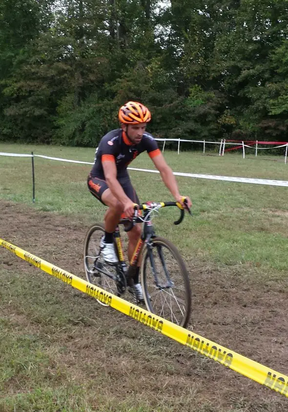 Wes Schempf (SEAVS/Haymarket p/b Soigneur) motoring toward the win of the men's elite race. © Neil Schirmer