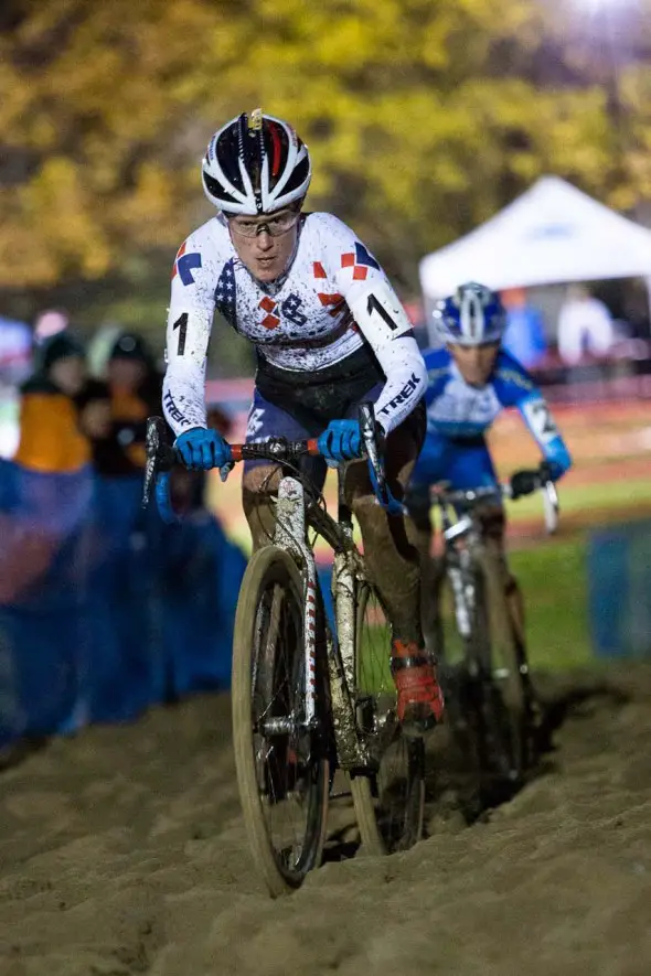 Katie Compton (Trek Cyclocross Collective), foreground, negotiating the sand ahead of Katerina Nash (Luna Pro Team). © Kent Baumgardt