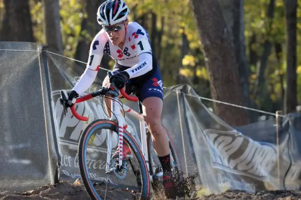 Katie Compton takes an early lead at day two of the Mud Fund Derby Cit Cup. © Wil Matthews