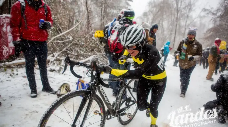 Vicki Barclay goes for the win at SSCXWC. © A.E Landes Photography