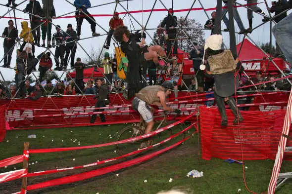 Racers had to avoid aerial human barriers. © Janet Hill / spotshotphotog