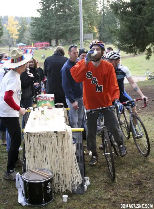 Erik Tonkin at the infamous tequila shortcut. SSCXWC 2007. © Cyclocross Magazine