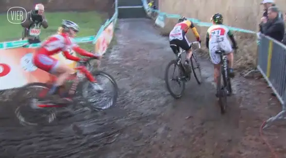 Sanne Cant leads Lechner and Anderson at the 2013 Superprestige Diegem race.