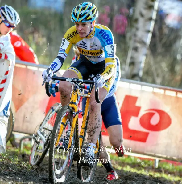 Ellen van Loy leading Compton in Baal 2014 by Johan Pelgrims