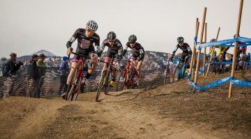 The first lap descent of the Junior Men. © Matthew Lasala