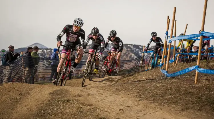 The first lap descent of the Junior Men. © Matthew Lasala