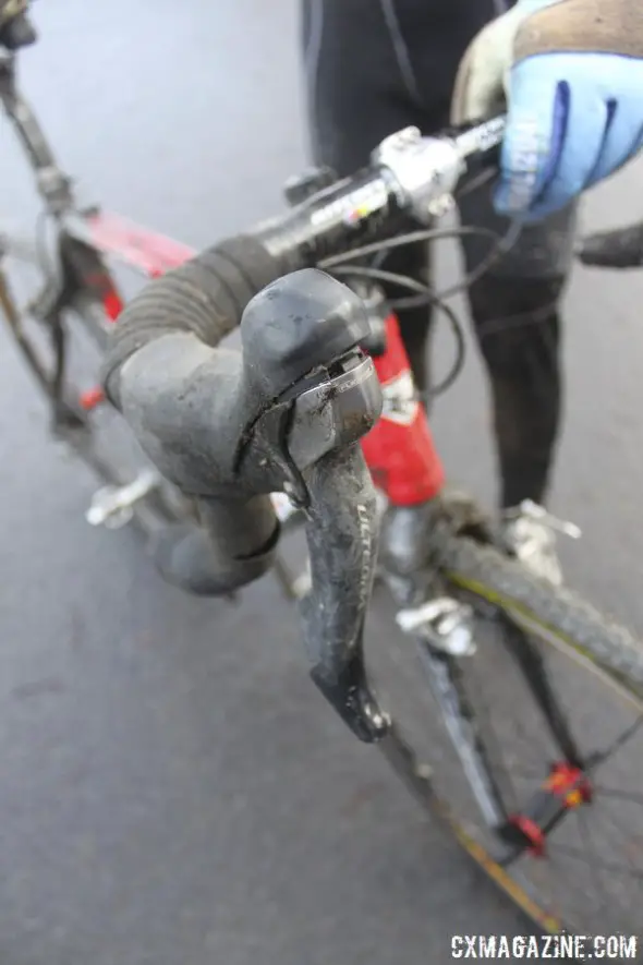 Shimano 6700 10-speed STI Levers mounted on a Ritchey Logic WCS cockpit. © Cyclocross Magazine