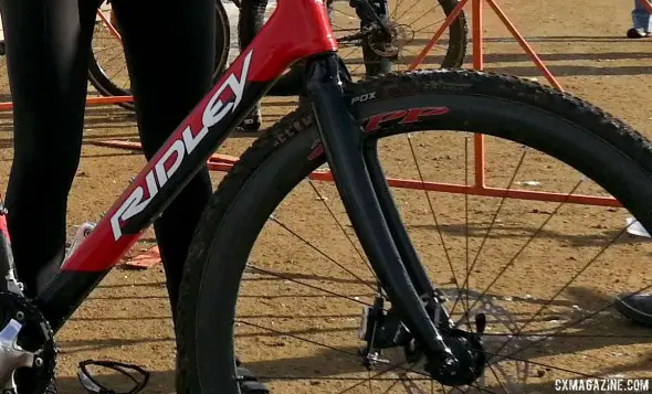 Her new front fork can go disc or canti, but she rode disc with the TRP HyRd mechanical/hydraulic disc brake. © Cyclocross Magazine Her new front fork can go disc or canti, but she rode disc with the TRP HyRd mechanical/hydraulic disc brake. © Cyclocross Magazine