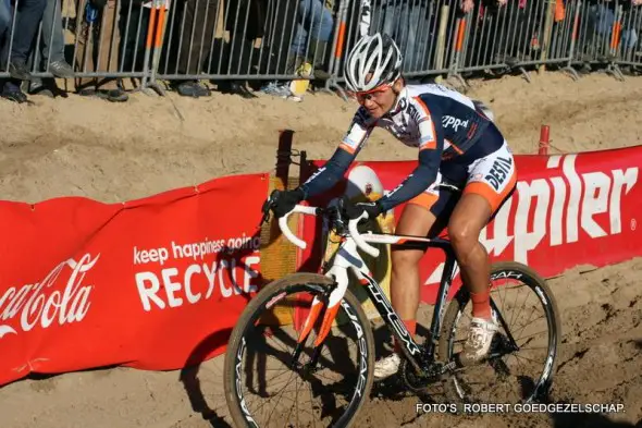 Reza Hormes Ravenstijn on her way to top 10 in Koksijde World Cup. © Robert Goedgezelschap