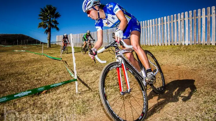 Finchamp leads Nauman and Brandt on lap one. They would end up 1-2-3 in Women’s 1/2. Philip Beckman/PB Creative (http://pbcreativephoto.com).