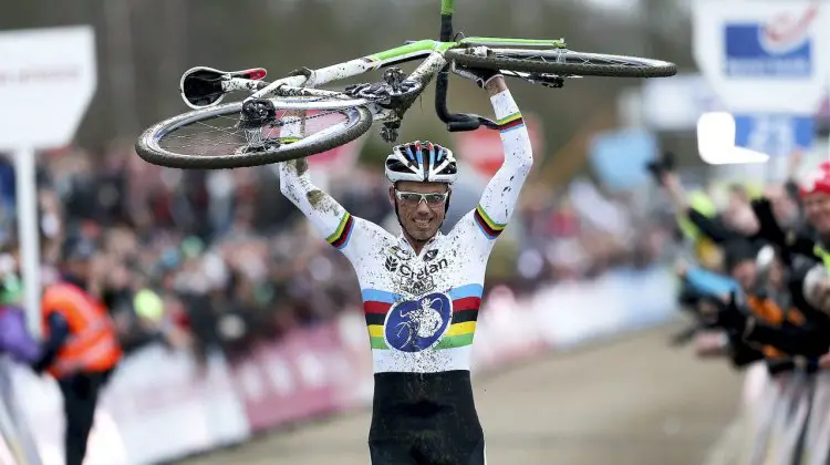 Sven Nys wins and salutes his bike for the second race in a row. © photopress.be