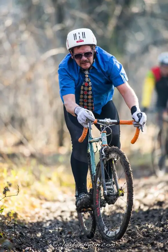 Riding SingleSpeed Cyclocross in Italy. © Claudio Angelini