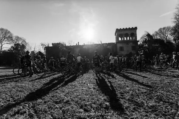 Riding SingleSpeed Cyclocross in Italy. © Claudio Angelini