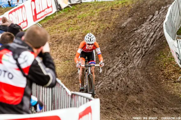 Vos powering away at UCI Cyclocross World Championships 2014 Elite Women. © Thomas van Bracht