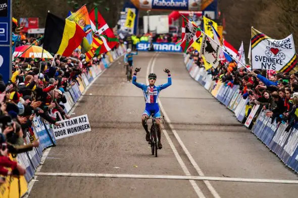 Stybar taking the win with Nys behind at UCI Cyclocross World Championships. © Thomas Van Bracht