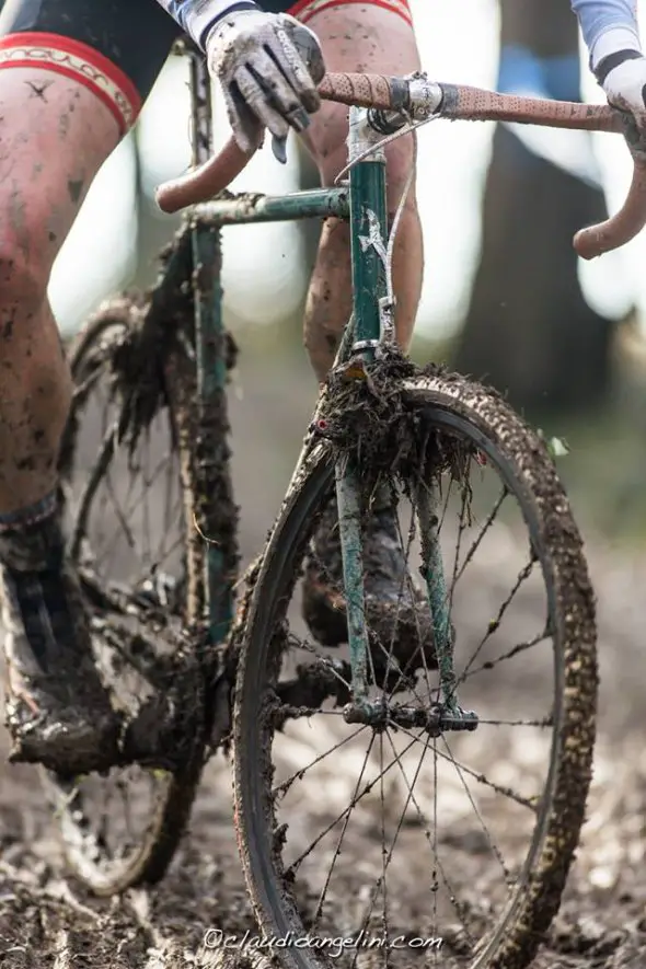 Riding SingleSpeed Cyclocross in Italy. © Claudio Angelini