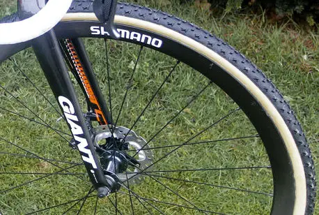 Shimano's new carbon tubular disc wheels with CX75 disc hubs and Dugast Rhino tubulars tires, on Marianne Vos’ Worlds-winning bike. © Anton Vos