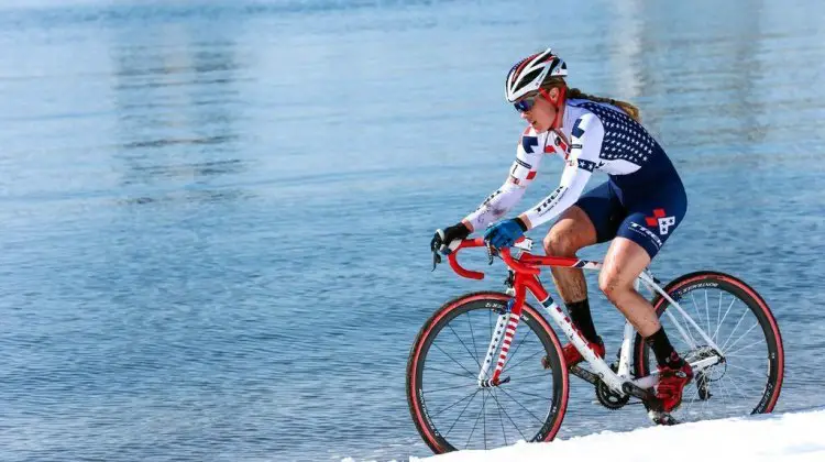 Compton riding off the front at Tokyo Cyclocross. © 辻啓／Kei TSUJI