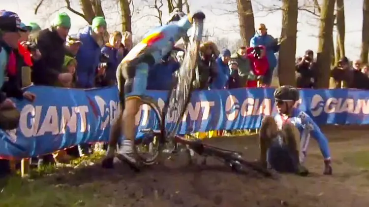 Sven Nys hurdles Zdenek Stybar