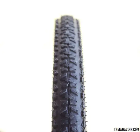 Hutchinson's Piranha 2 comes in tubeless (34c) and tubetype (32c) forms. © Cyclocross Magazine
