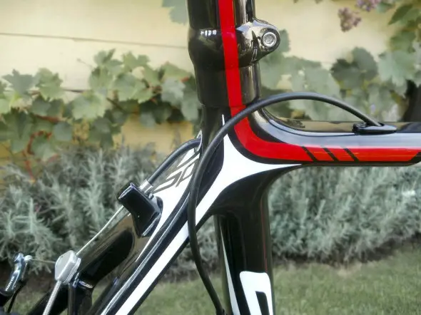 Stevens bucks the trend and moves to an integrated seat mast from a standard seatpost. 