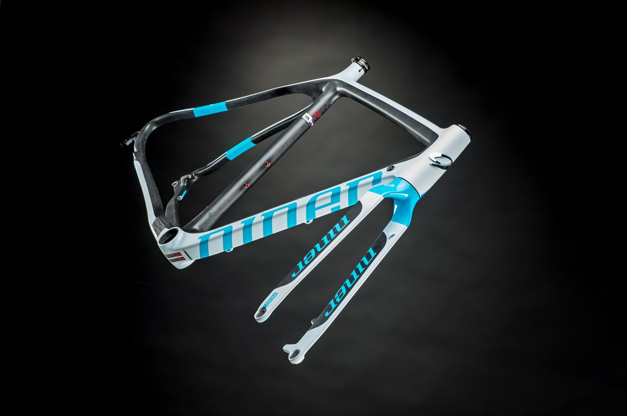 the-iceberg-blue-finish-on-the-niner-bsb-cyclocross-bike