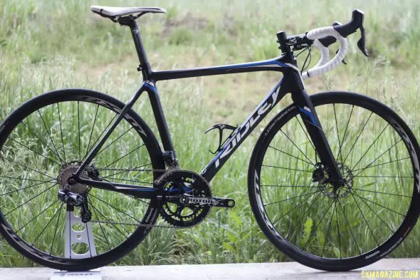 The new Ridley Fenix Disc 10 brings Ultegra Di2 and clearance for 30c tires. © Cyclocross Magazine