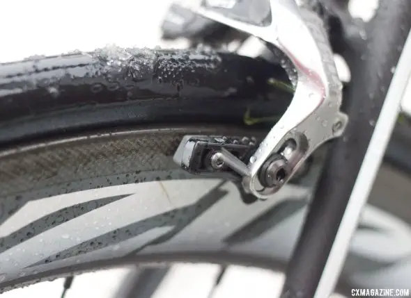 Zipp's Showstopper brake surface has subtle groves to wick away water. Make sure you install the wheels in the proper direction!