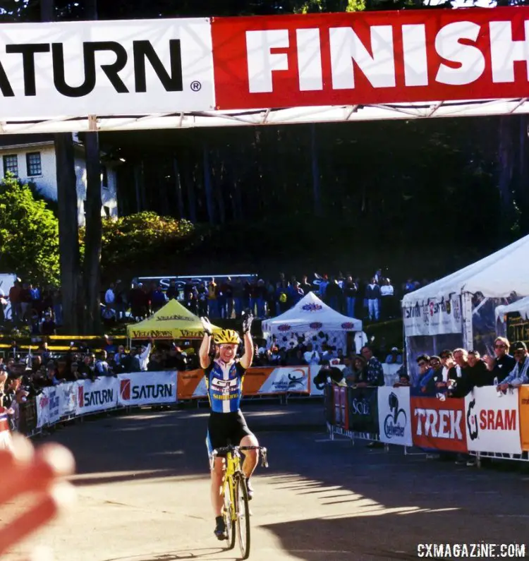 Alison Dunlap brings it home, winning the national championships for a third time out of an eventual six. © Cyclocross Magazine