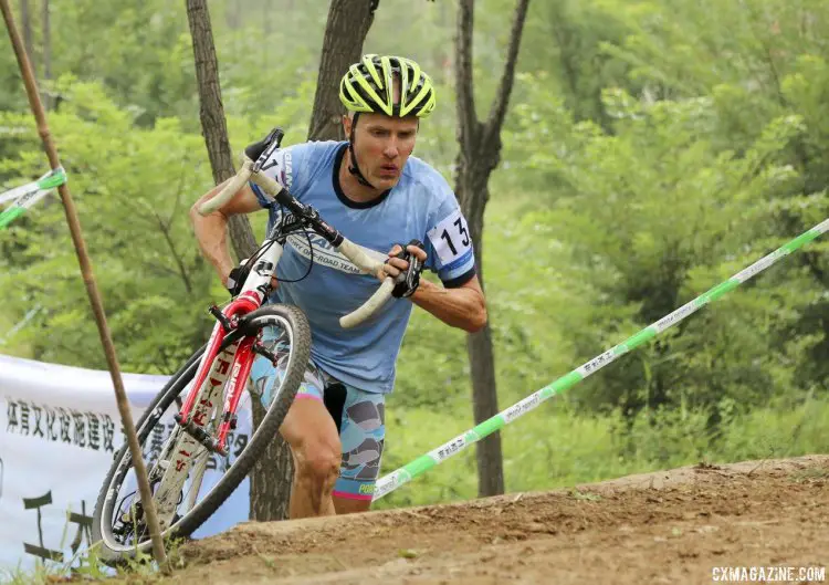 Carl Decker had one of the best rides of the day, using borrowed a borrowed helmet, bike, shorts, and cleats (used his own shoes) to finish 5th. © Cyclocross Magazine