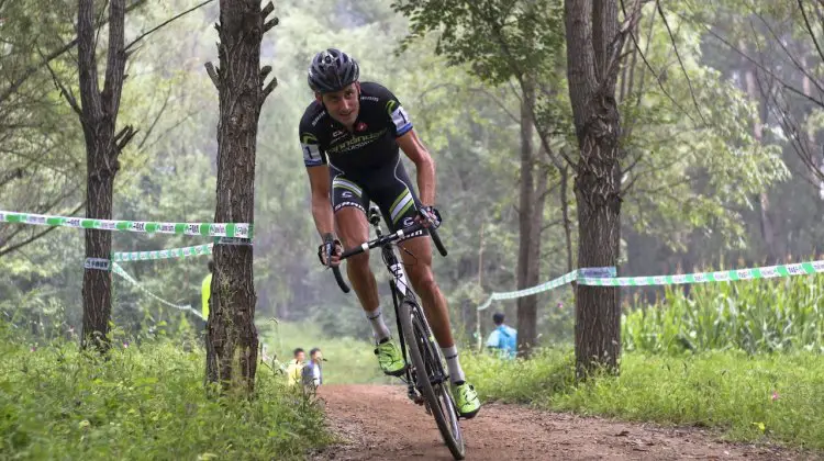 Ryan Trebon with his sights on catching Thijs Al. © Cyclocross Magazine