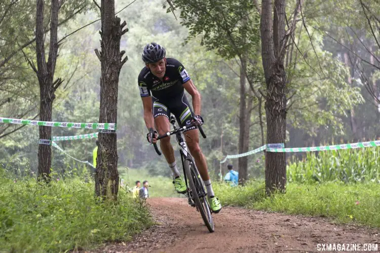 Ryan Trebon with his sights on catching Thijs Al. © Cyclocross Magazine