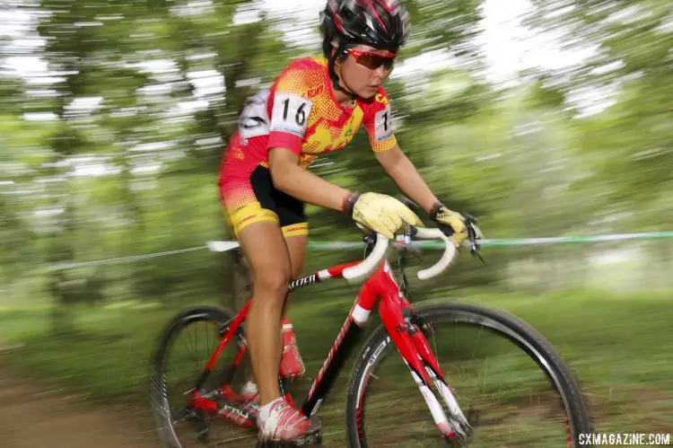 Jialing Han wowed the home crowd and fellow racers with a fifth place. © Cyclocross Magazine