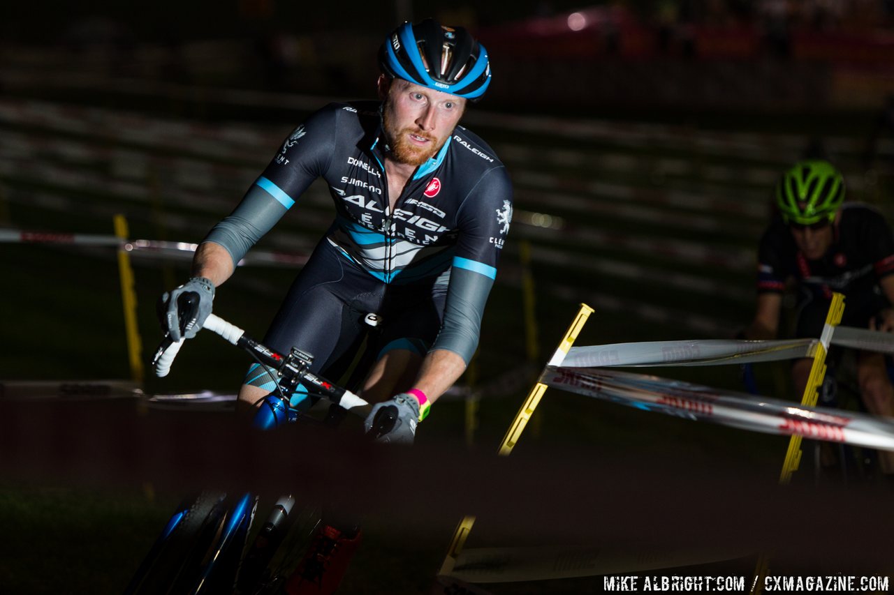 craig-etheridge-proved-once-again-that-gears-arent-needed-to-beat-wheelers-and-dealers-or-that-he-should-race-the-pro-race-cross-vegas-2014-mikealbrightcom-cyclocross-magazine