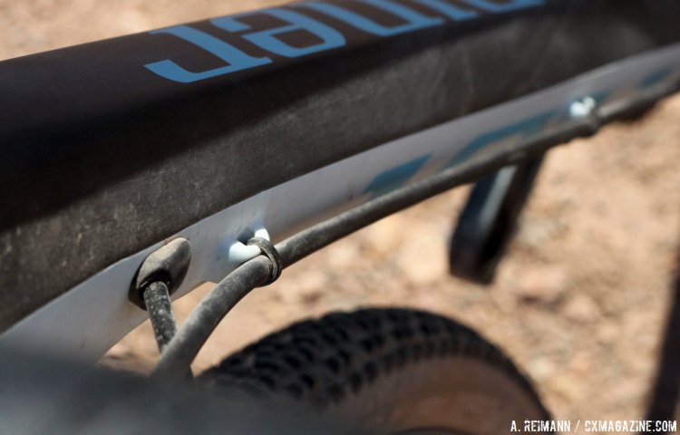 Niner has an internal derailer housing routing, but kept the hydraulics external to show their love for the mechanics. © Cyclocross Magazine