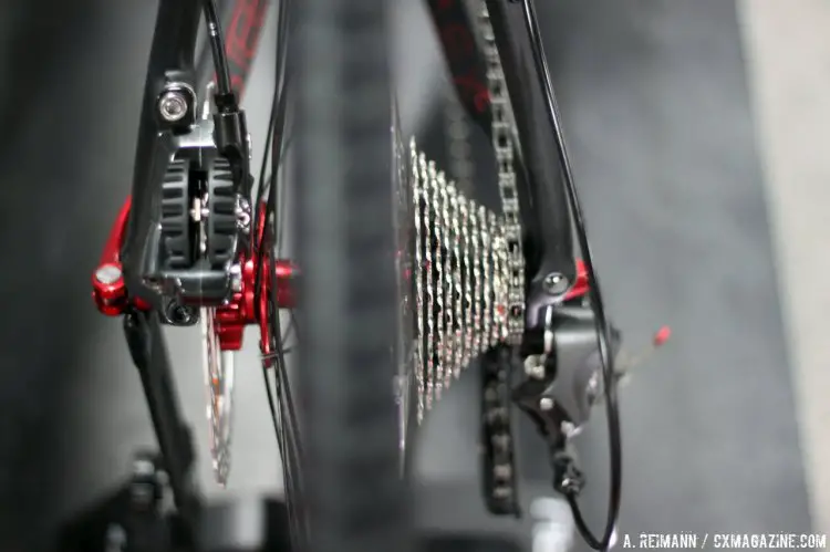 Even looking beyond the 11-speed cassette and hydraulic brake caliper, Garneau lives up to its name by its attention to detail. © Cyclocross Magazine