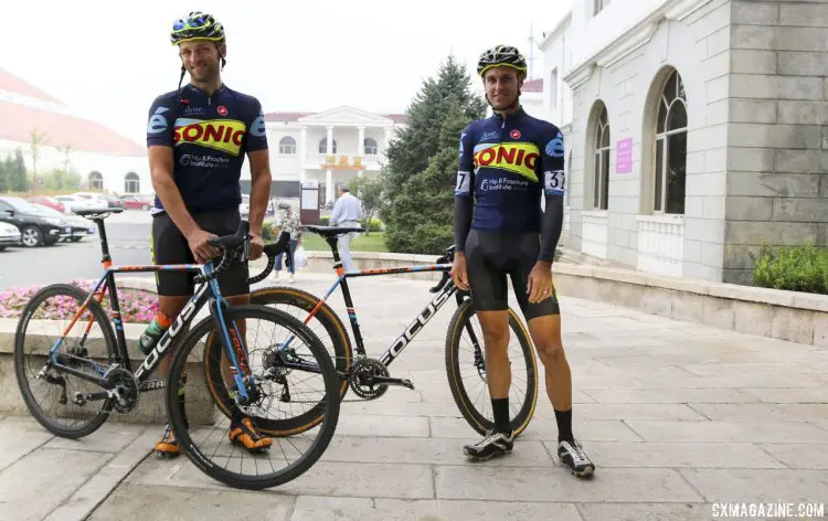 Team Sonic racing at the 2014 Qiansen Trophy Cyclocross Race. © Cyclocross Magazine