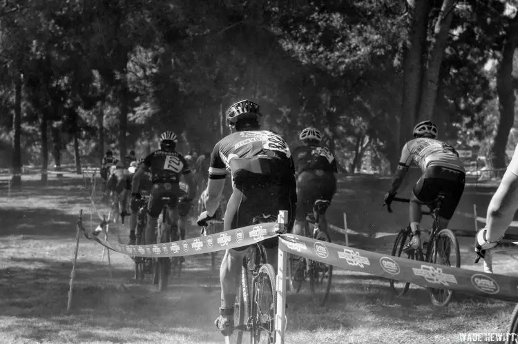 Start of the Cs race as they head into the shady section of the course. © Wade Hewitt