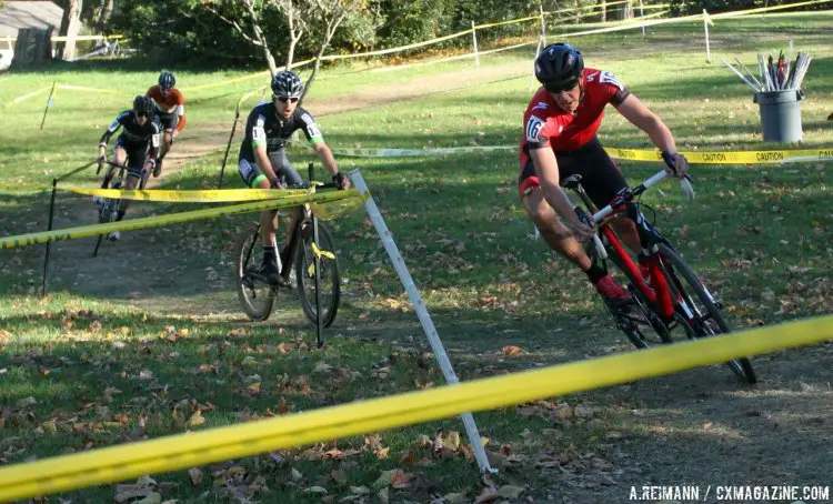 Todd Wells led for much of the race, while Jeremy Durrin also held on the front early. © Andrew Reimann