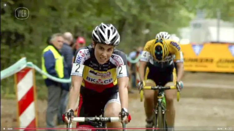 Sanne Cant puts the hurt on Van Loy - 2014 Superprestige Gieten women's race - vier.be video screenshot