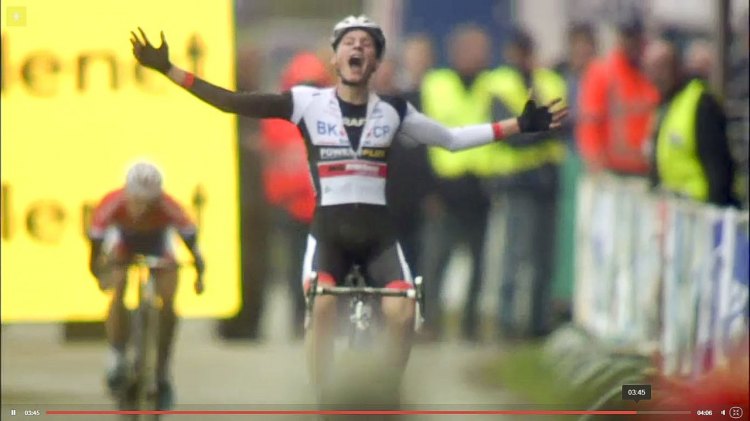 Mathieu van der Poel celebrates his big win over the Elites at the  Superprestige Gieten 2014 (Vier.be screenshot)